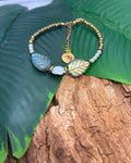 Bracelet Labradorite Feuilles Sculptées · Nacre Rose & Hématite Dorée